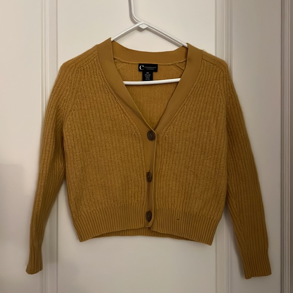 C by Bloomingdale's Cropped Cashmere  mustard yellow/gold Cardigan - Picture 2 of 6
